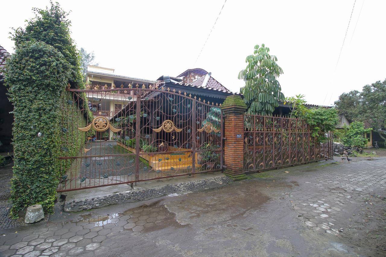 Reddoorz Plus @ Maguwo Kalasan Exterior photo