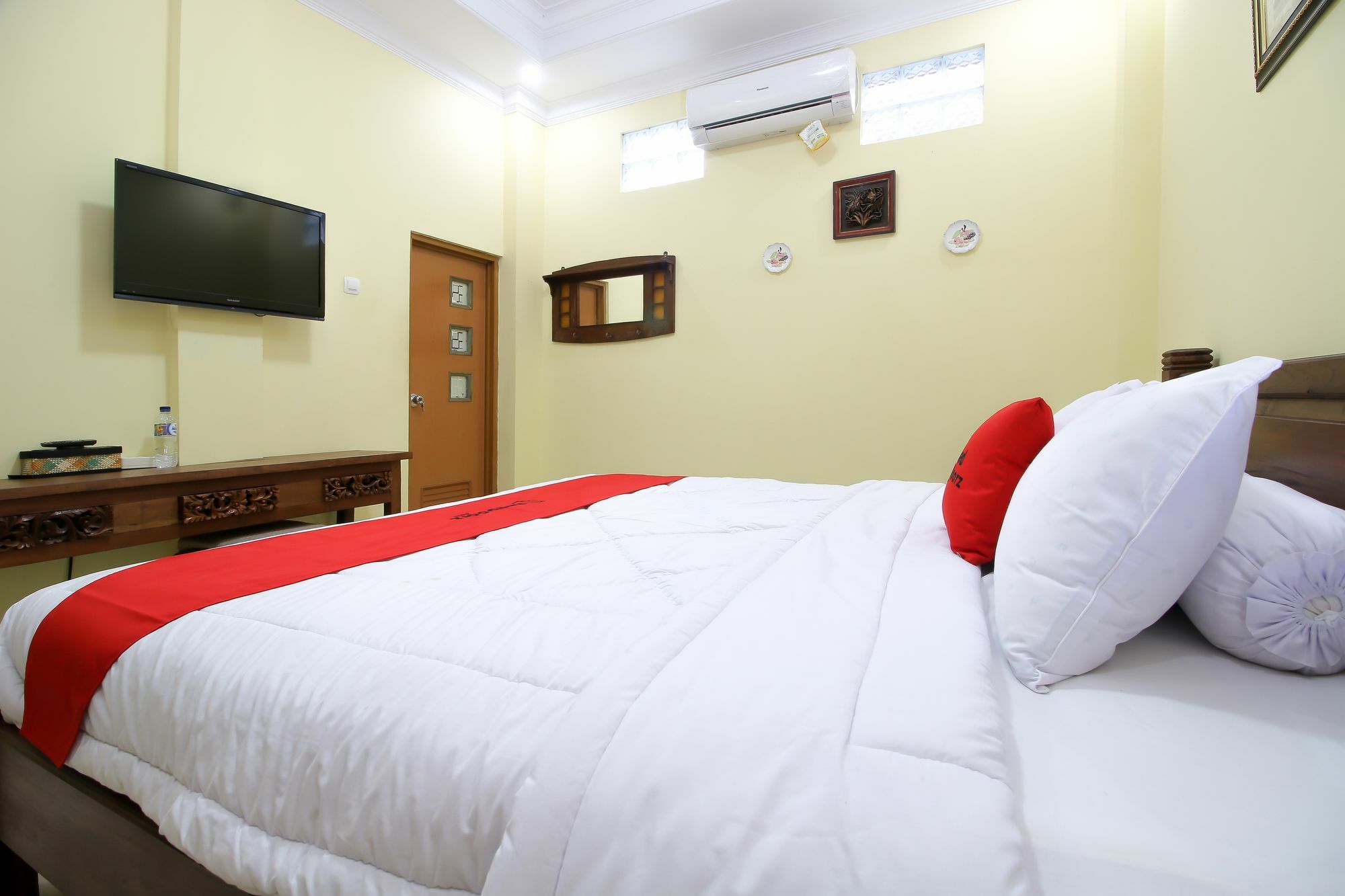Reddoorz Plus @ Maguwo Kalasan Exterior photo