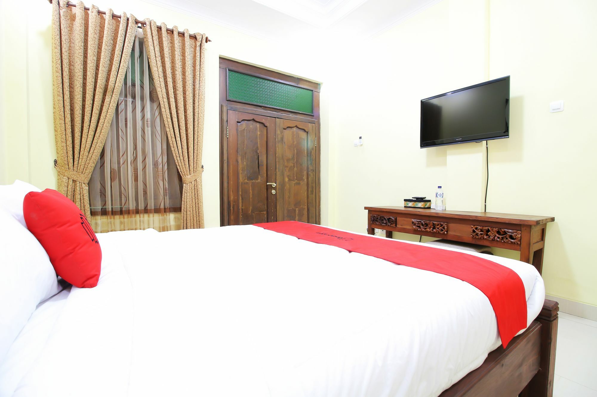 Reddoorz Plus @ Maguwo Kalasan Exterior photo