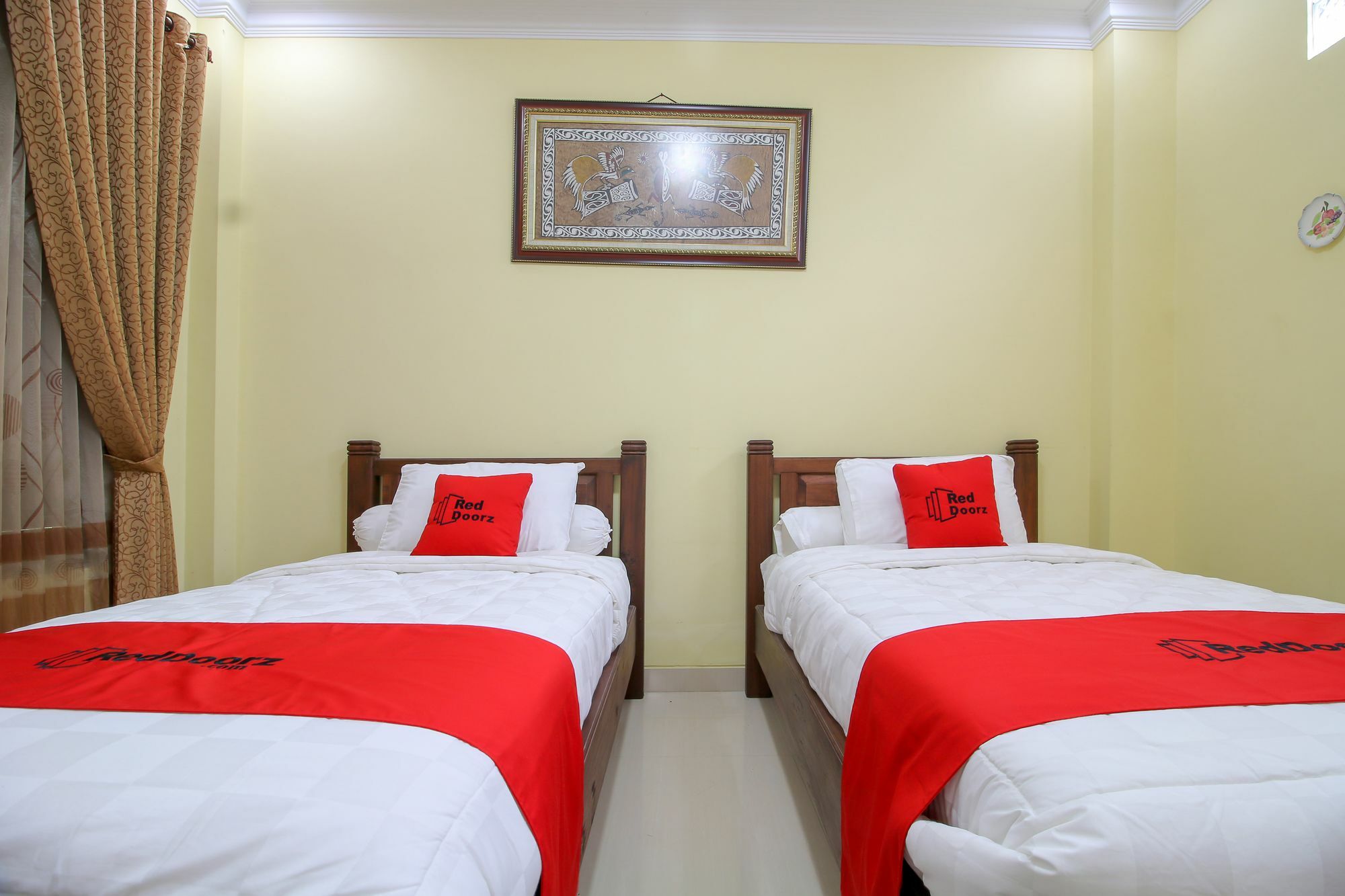 Reddoorz Plus @ Maguwo Kalasan Exterior photo